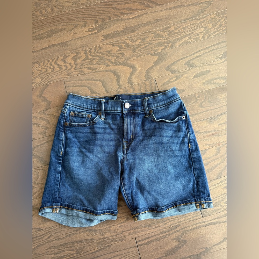Gap 1969 Boyfriend Blue Denim Shorts Women’s Size 25 Mid-Rise Casual Cut-Off